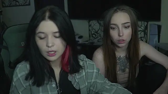 Snapshot of lis_silver chatting on 02-18-26, 02:24 lis silver online show from 02-18-26, 02:24