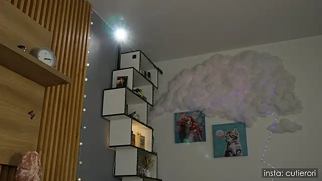 cutierori online show from 10-03-25, 04:09