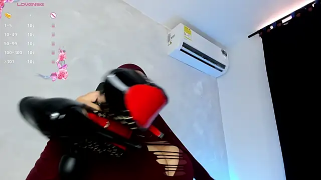 Snapshot of thaira_aly chatting on 03-02-26, 08:59 thaira aly online show from 03-02-26, 08:59