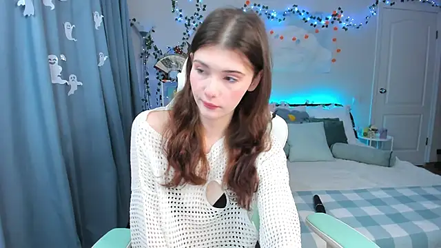 Zoe Vee online show from 10-28-25, 03:32