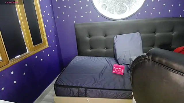 Megara 25 online show from 04-25-26, 04:48