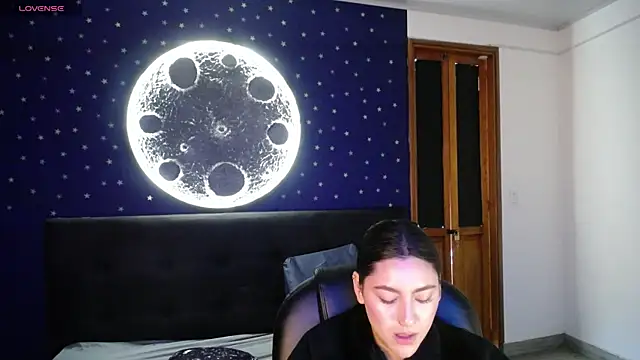 Snapshot of Megara_25 chatting on 07-05-26, 06:26 Megara 25 online show from 07-05-26, 06:26