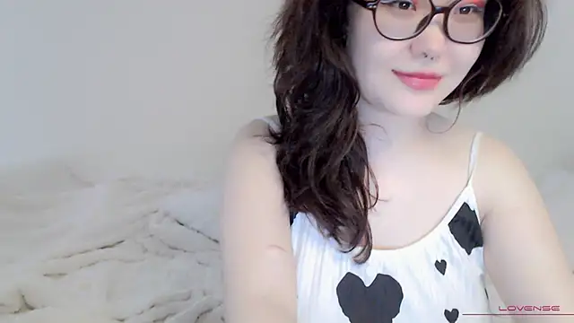 Snapshot of tsunade_chan chatting on 10-05-25, 05:17 tsunade chan online show from 10-05-25, 05:17