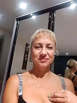 Snapshot of KissMiSveet chatting on 09-18-25, 05:15 KissMiSveet online show from 09-18-25, 05:15