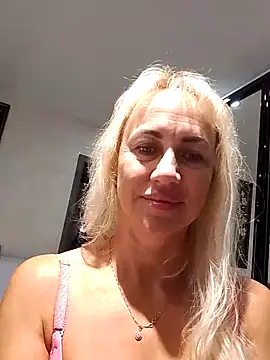 Snapshot of KissMiSveet chatting on 09-23-25, 05:10 KissMiSveet online show from 09-23-25, 05:10