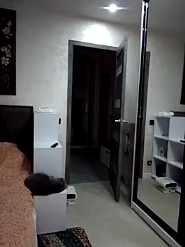 Snapshot of KissMiSveet chatting on 10-21-25, 05:35 KissMiSveet online show from 10-21-25, 05:35