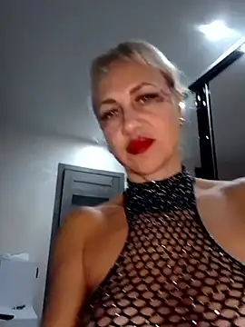 Snapshot of KissMiSveet chatting on 10-31-25, 06:53 KissMiSveet online show from 10-31-25, 06:53