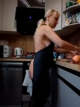 Snapshot of KissMiSveet chatting on 11-19-25, 07:08 KissMiSveet online show from 11-19-25, 07:08