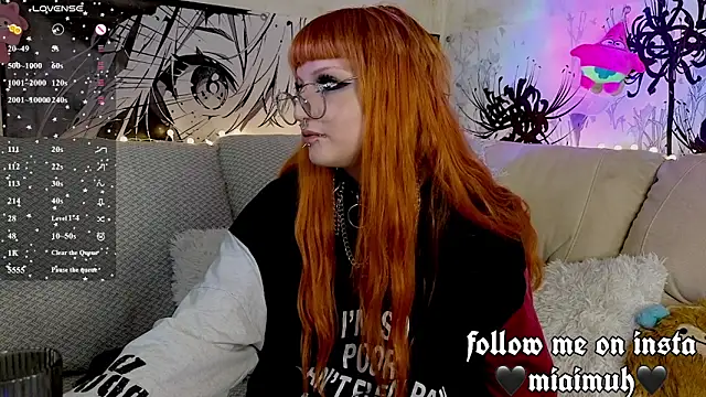 mia  yui online show from 05-08-26, 09:53