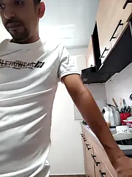 Snapshot of stivenlujan69 chatting on 02-15-26, 06:15 stivenlujan69 online show from 02-15-26, 06:15