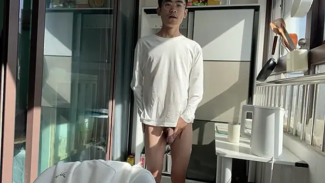 Snapshot of cily chatting on 11-24-25, 02:44 cily online show from 11-24-25, 02:44