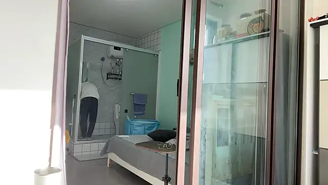 Snapshot of cily chatting on 11-27-25, 06:04 cily online show from 11-27-25, 06:04