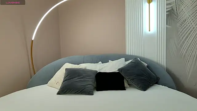 AdoraCortes online show from 03-18-26, 05:10