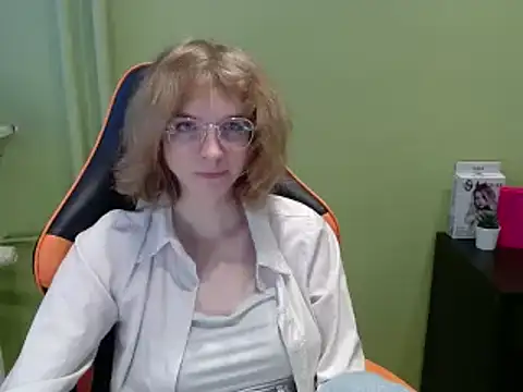 juicyPenny online show from 12-05-25, 09:51