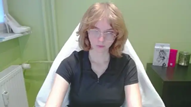 juicyPenny online show from 12-16-25, 07:35