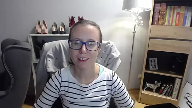 Snapshot of sweetxLizzy chatting on 09-15-25, 04:23 sweetxLizzy online show from 09-15-25, 04:23