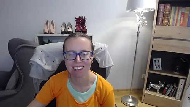 Snapshot of sweetxLizzy chatting on 09-19-25, 04:36 sweetxLizzy online show from 09-19-25, 04:36