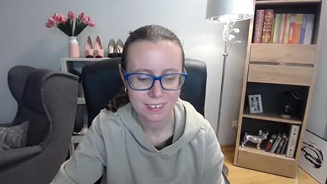 Snapshot of sweetxLizzy chatting on 11-18-25, 05:34 sweetxLizzy online show from 11-18-25, 05:34