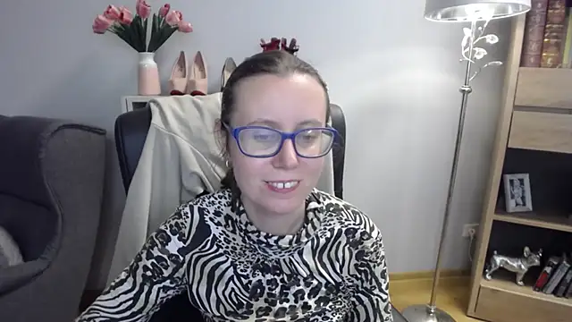 Snapshot of sweetxLizzy chatting on 12-04-25, 05:39 sweetxLizzy online show from 12-04-25, 05:39