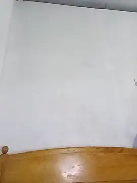 Snapshot of Slllll_Couple00 chatting on 12-18-25, 01:06 Slllll Couple00 online show from 12-18-25, 01:06