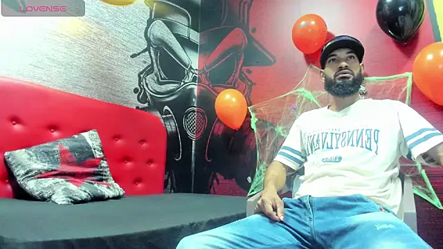 Snapshot of Damian_Shakur chatting on 10-21-25, 11:33 Damian Shakur online show from 10-21-25, 11:33