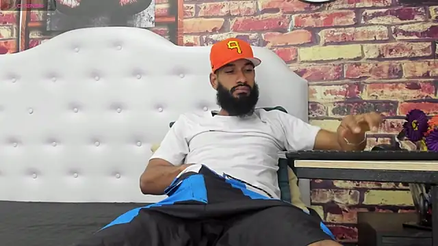 Snapshot of Damian_Shakur chatting on 11-20-25, 11:21 Damian Shakur online show from 11-20-25, 11:21