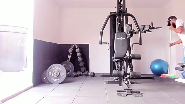 Snapshot of Damian_Shakur chatting on 02-19-26, 12:34 Damian Shakur online show from 02-19-26, 12:34