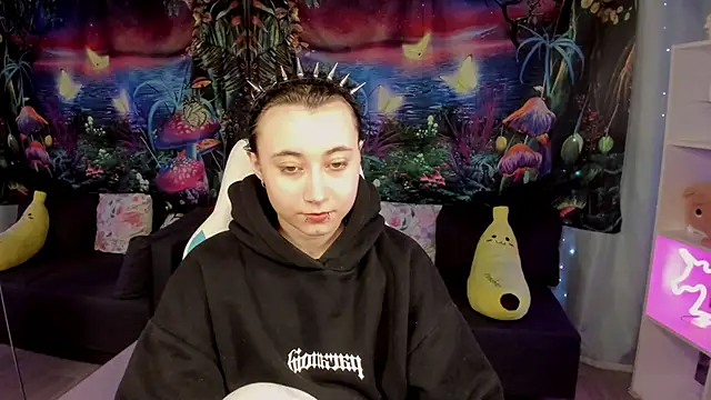 ClaraParks online show from 04-11-26, 07:24