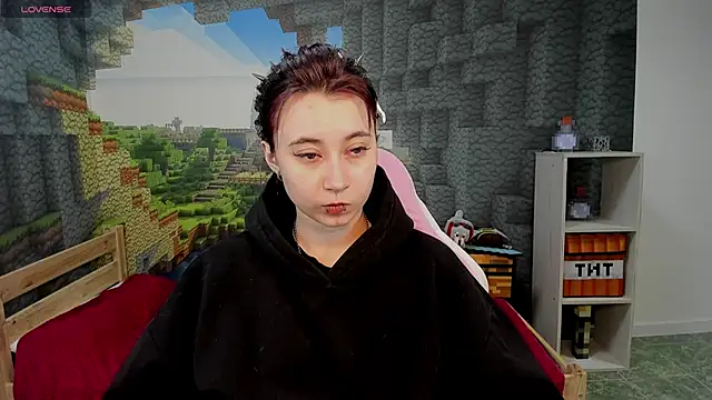 ClaraParks online show from 04-21-26, 01:42