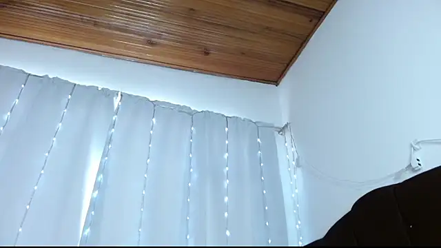 Snapshot of Charlothe_Wright chatting on 04-30-26, 06:03 Charlothe Wright online show from 04-30-26, 06:03