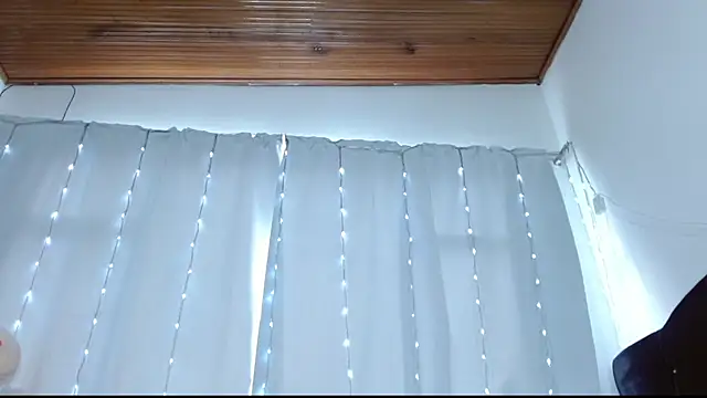 Snapshot of Charlothe_Wright chatting on 05-01-26, 05:50 Charlothe Wright online show from 05-01-26, 05:50