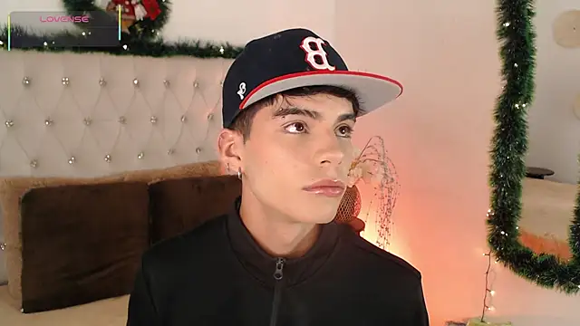 Dulcey  online show from 12-14-25, 04:29