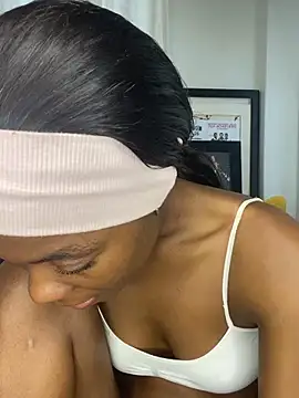 Snapshot of prettydollyy chatting on 03-06-26, 07:27 prettydollyy online show from 03-06-26, 07:27