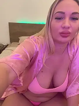 Snapshot of NellyExtraa chatting on 11-06-25, 01:01 NellyExtraa online show from 11-06-25, 01:01