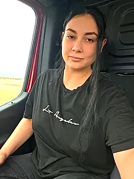 Snapshot of SaraViss20 chatting on 11-04-25, 12:04 SaraViss20 online show from 11-04-25, 12:04