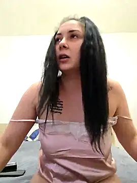 Snapshot of SaraViss20 chatting on 02-04-26, 12:33 SaraViss20 online show from 02-04-26, 12:33