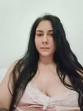 Snapshot of SaraViss20 chatting on 02-15-26, 06:59 SaraViss20 online show from 02-15-26, 06:59