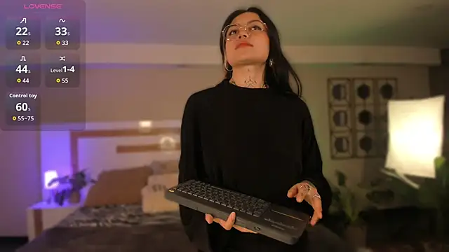 Snapshot of anne_dh chatting on 09-30-25, 02:05 anne dh online show from 09-30-25, 02:05