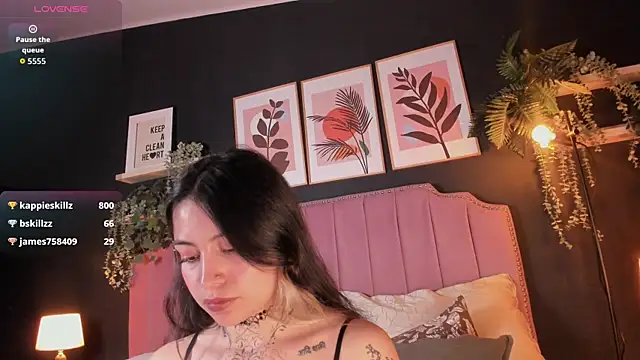 Snapshot of anne_dh chatting on 11-30-25, 11:31 anne dh online show from 11-30-25, 11:31