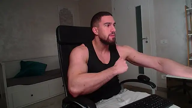 IvanHydee online show from 01-10-26, 05:42