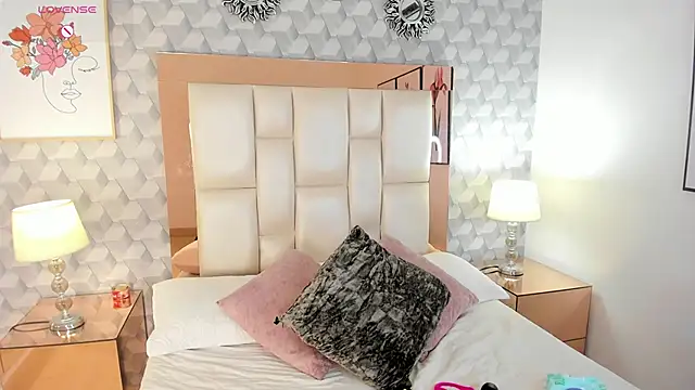 Snapshot of Sasha__sims__ chatting on 09-11-25, 11:54 Sasha sims online show from 09-11-25, 11:54