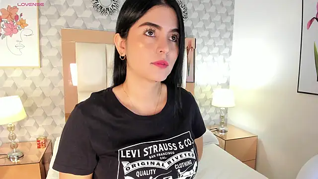 Snapshot of Sasha__sims__ chatting on 09-14-25, 11:53 Sasha sims online show from 09-14-25, 11:53