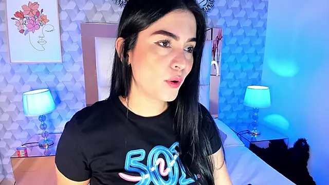 Snapshot of Sasha__sims__ chatting on 10-13-25, 11:43 Sasha sims online show from 10-13-25, 11:43