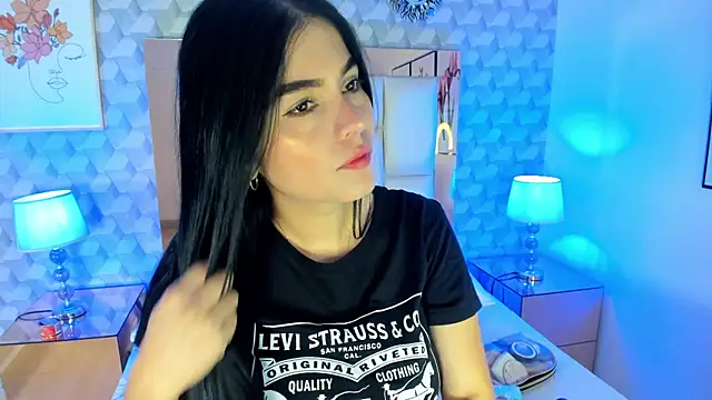 Snapshot of Sasha__sims__ chatting on 10-22-25, 12:38 Sasha sims online show from 10-22-25, 12:38