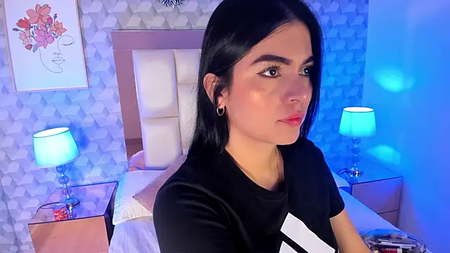 Snapshot of Sasha__sims__ chatting on 10-25-25, 11:40 Sasha sims online show from 10-25-25, 11:40