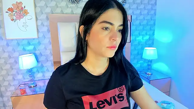 Snapshot of Sasha__sims__ chatting on 10-29-25, 11:34 Sasha sims online show from 10-29-25, 11:34