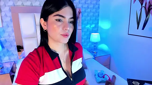 Snapshot of Sasha__sims__ chatting on 10-30-25, 11:44 Sasha sims online show from 10-30-25, 11:44