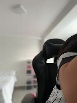 JuanitaMore01 online show from 06-29-26, 08:53