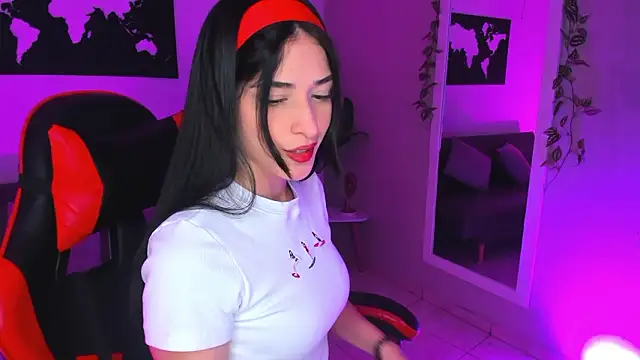 Snapshot of ZoeValencia1 chatting on 02-03-26, 12:10 ZoeValencia1 online show from 02-03-26, 12:10