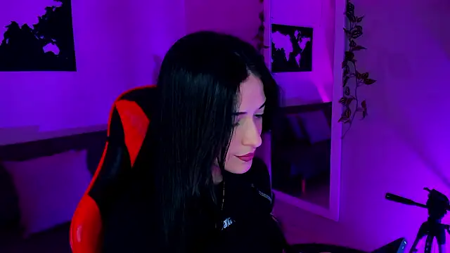 Snapshot of ZoeValencia1 chatting on 03-06-26, 12:34 ZoeValencia1 online show from 03-06-26, 12:34